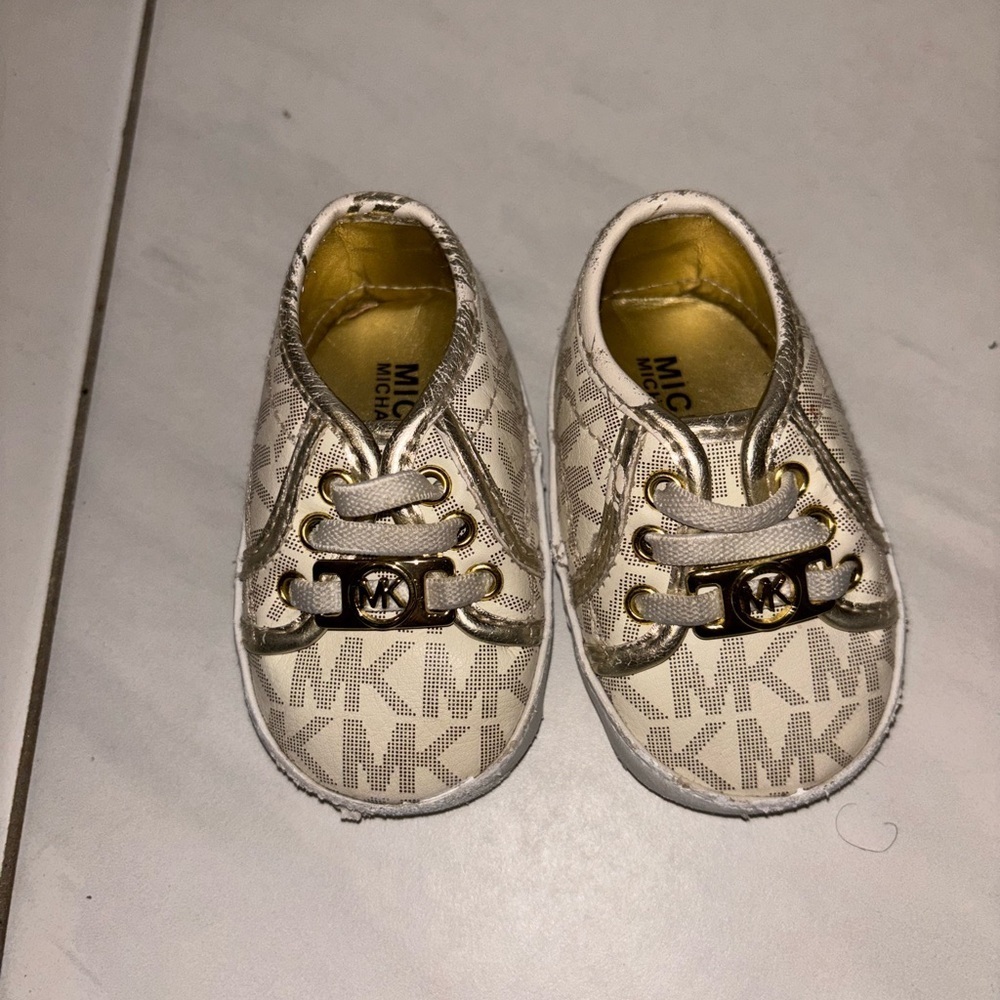 Michael Kors Pre Owned Baby Sneakers in Vanilla